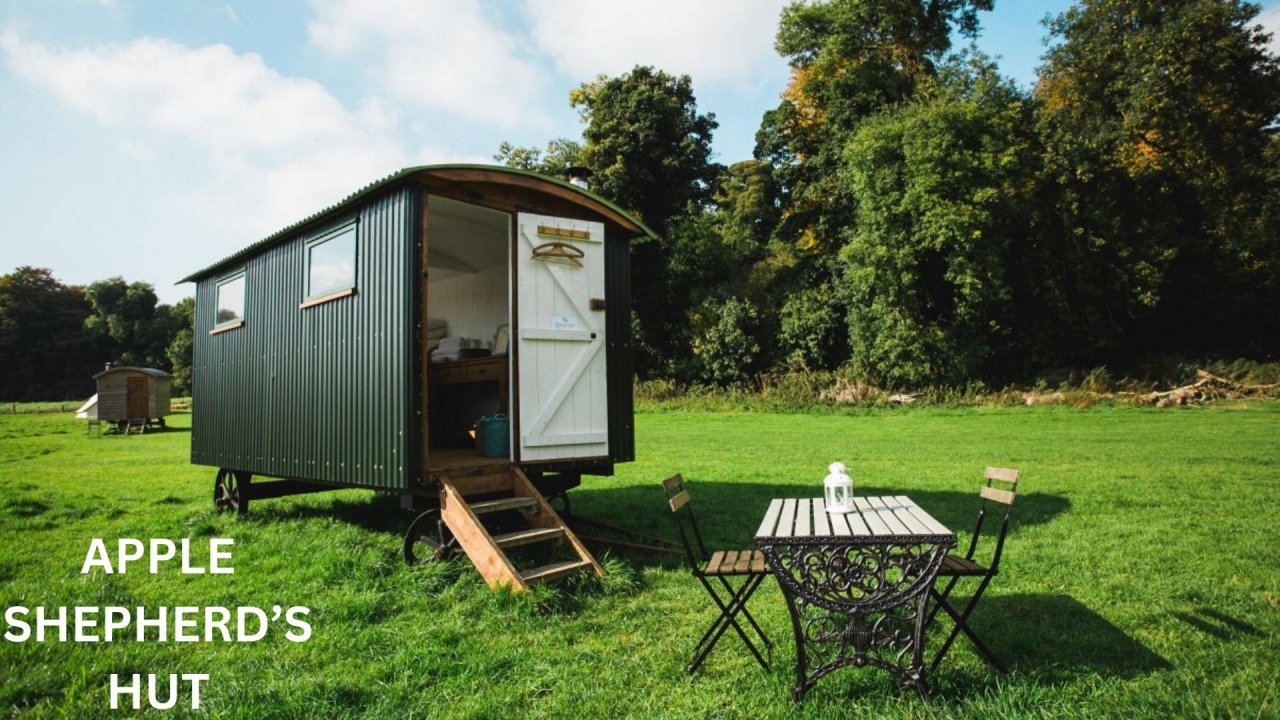 2 Person Shepherd's Hut at Rock Farm Slane